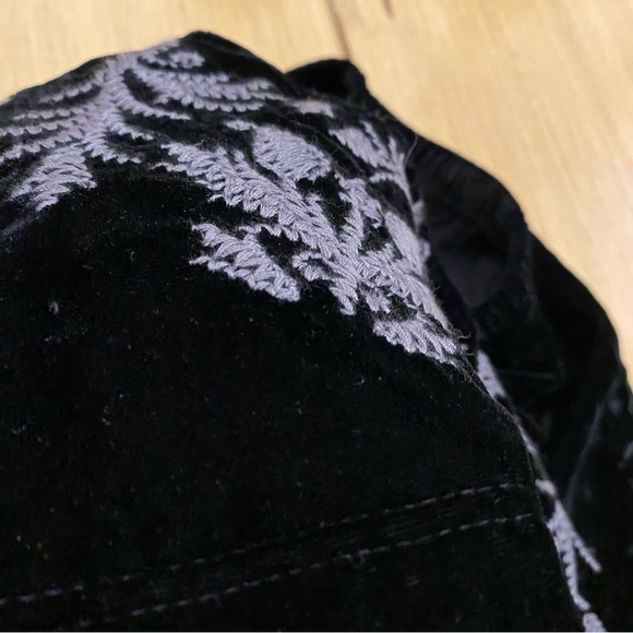 IvyJane Women’s Mini Skirt Velvet Embroidered Embellished beautiful unique small - Picture 9 of 13